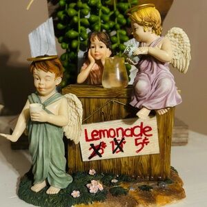 VINTAGE Prayers & Promises figurine titled "When Life Gives You Lemons”